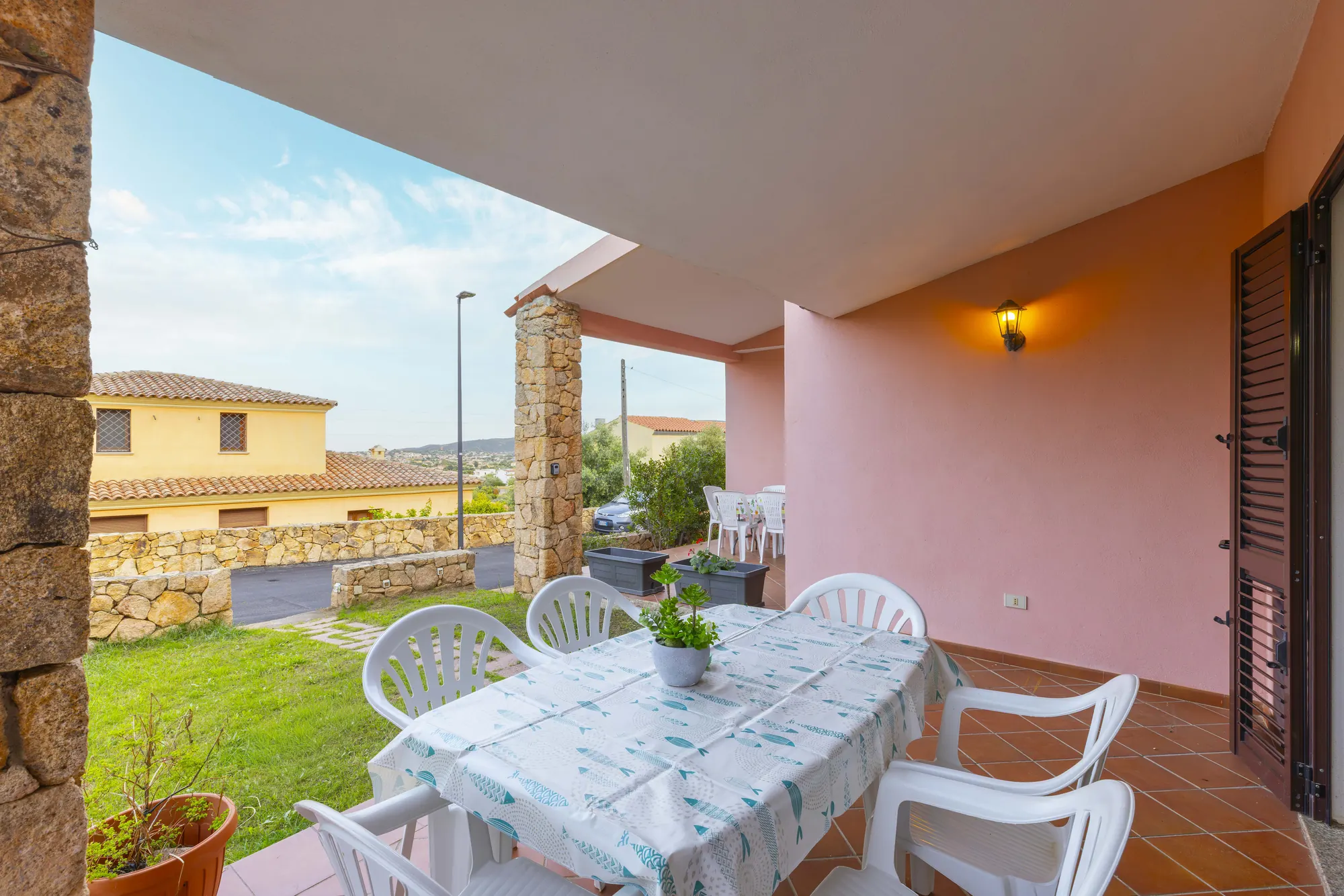 casa10-portico-pranzo-esterno