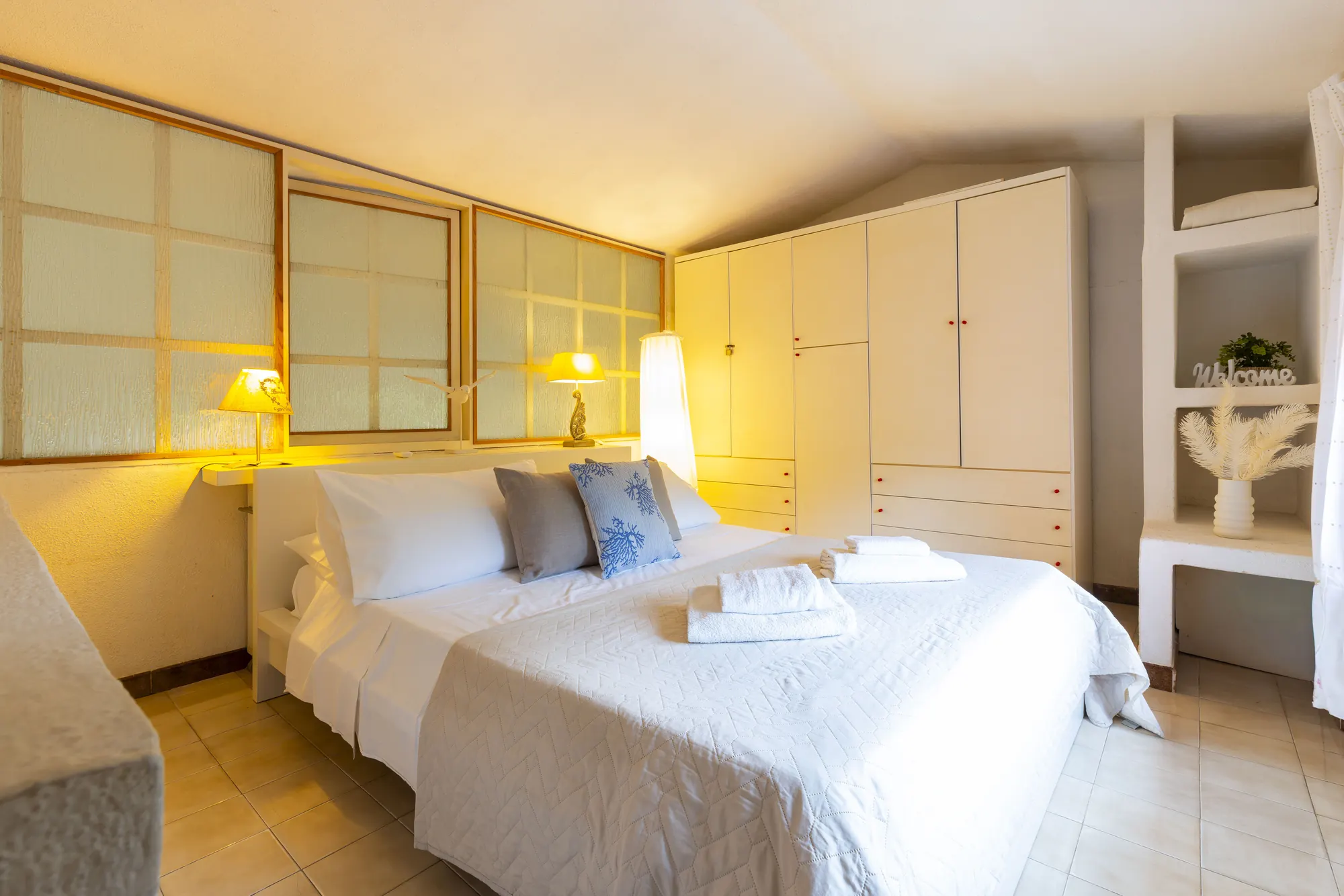 casa13-camera-matrimoniale-armadio-ponte